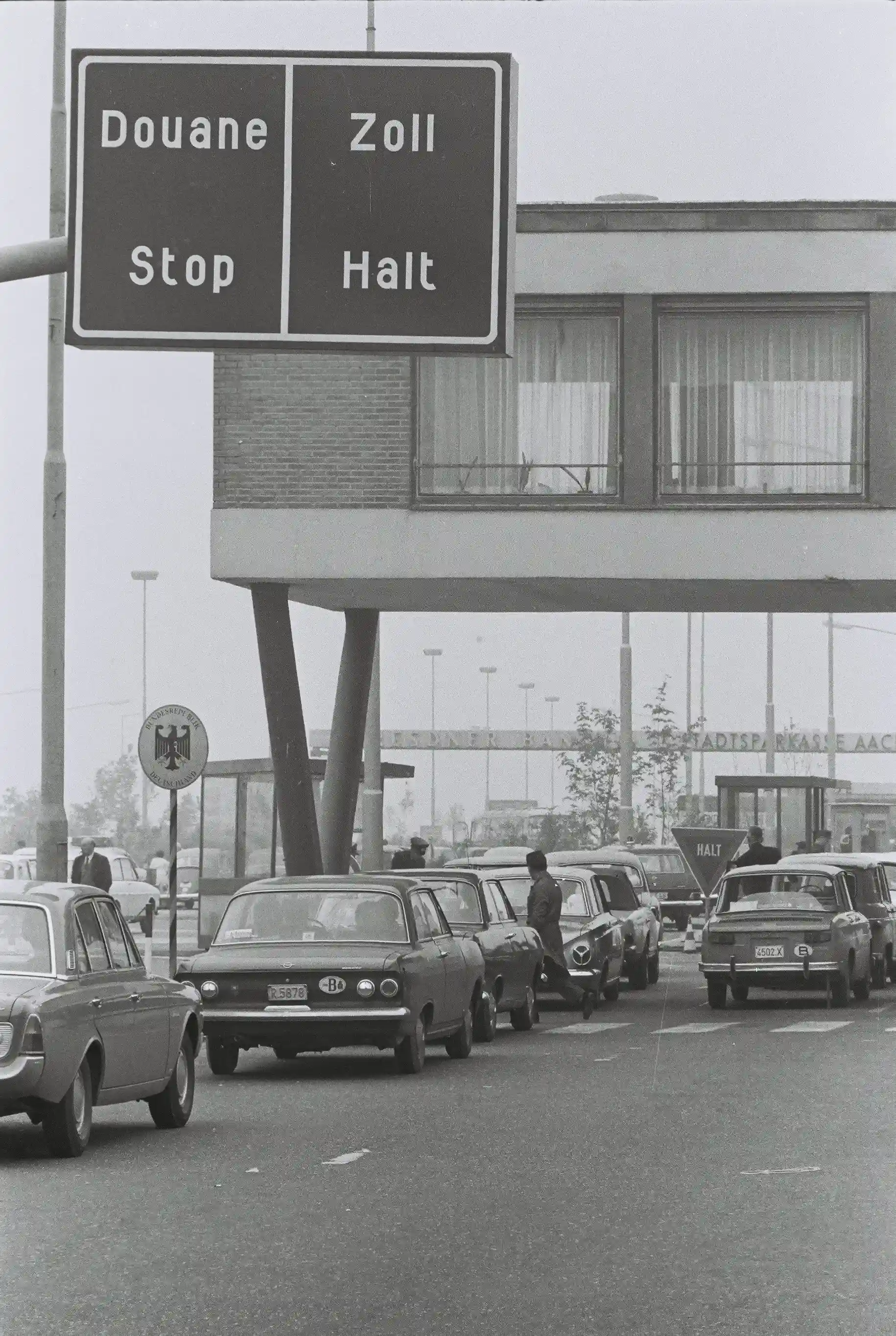 Poste douanier entre la Belgique et l'Allemagne en 1966