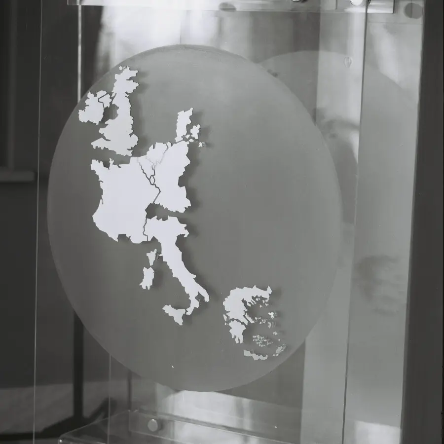 Logo / carte de la CEE incluant la Grèce